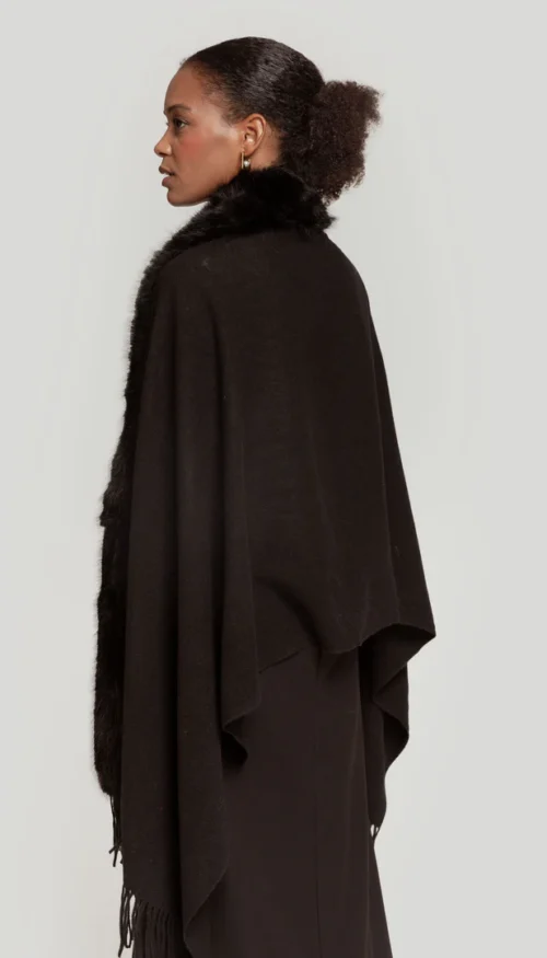 Poncho Flecos Negro