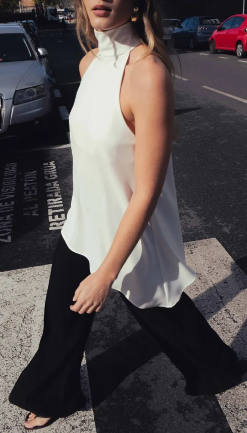 Top Halter Asimétrico