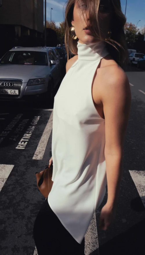 Top Halter Asimétrico