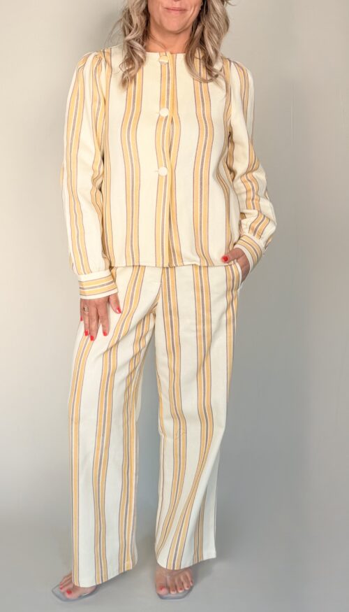Traje Rayas Amarillas
